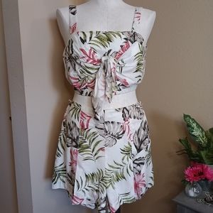 En Creme 2pc crop top short set NWT